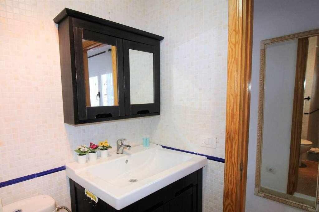 Casa Alejandra Con Terraza Y Barbacoa Βίλα El Golfo Εξωτερικό φωτογραφία